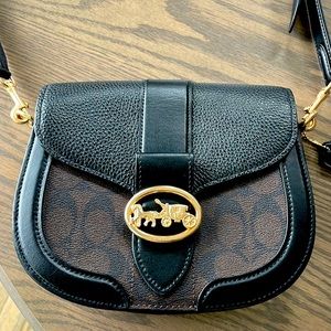 👛Coach Georgie Saddle Bag - Like New, crossbody wear, C2806